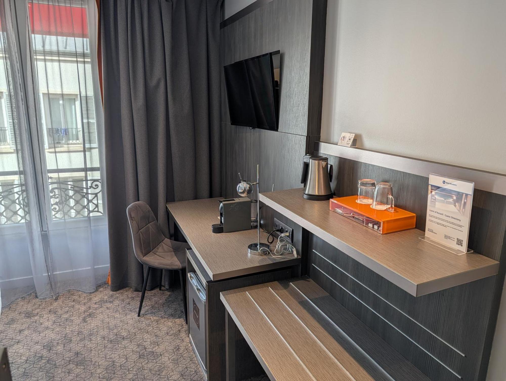 Western Empire Elysees Hotel 3*