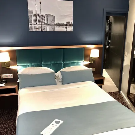 Western Empire Elysees Paris