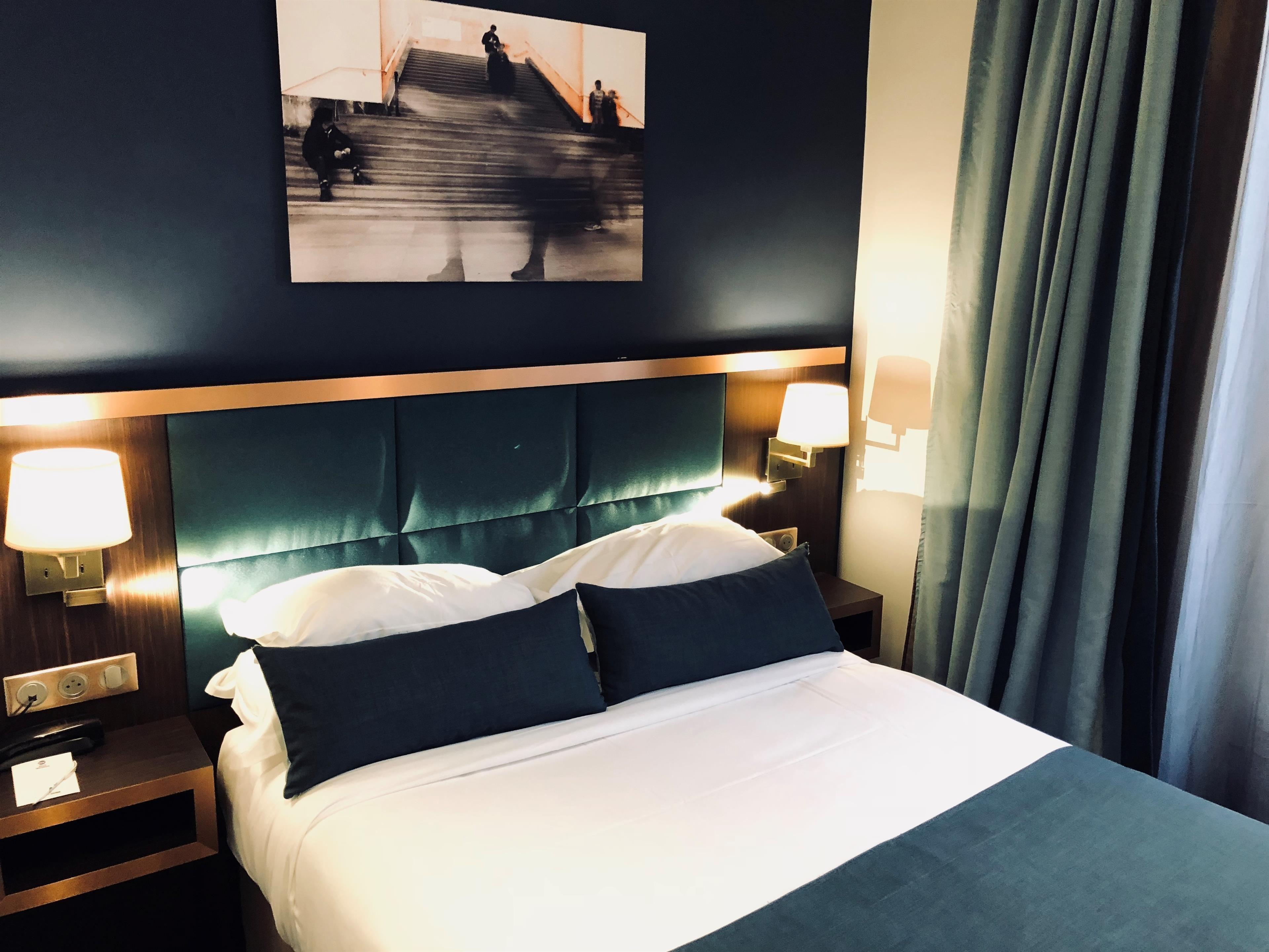Western Empire Elysees Paris
