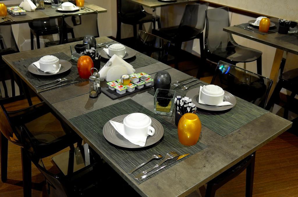 Western Empire Elysees Hotel Parigi