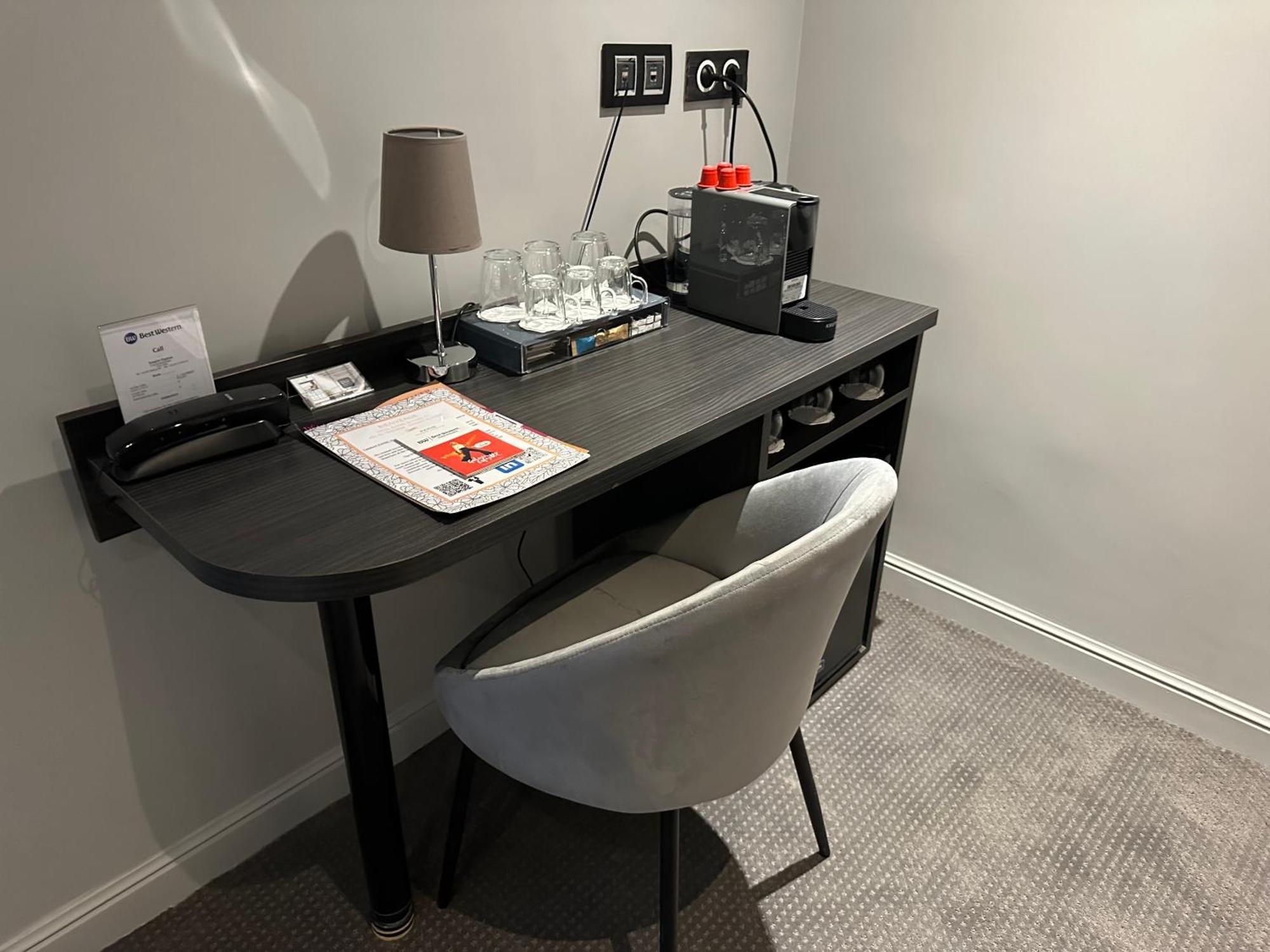 Western Empire Elysees Parigi