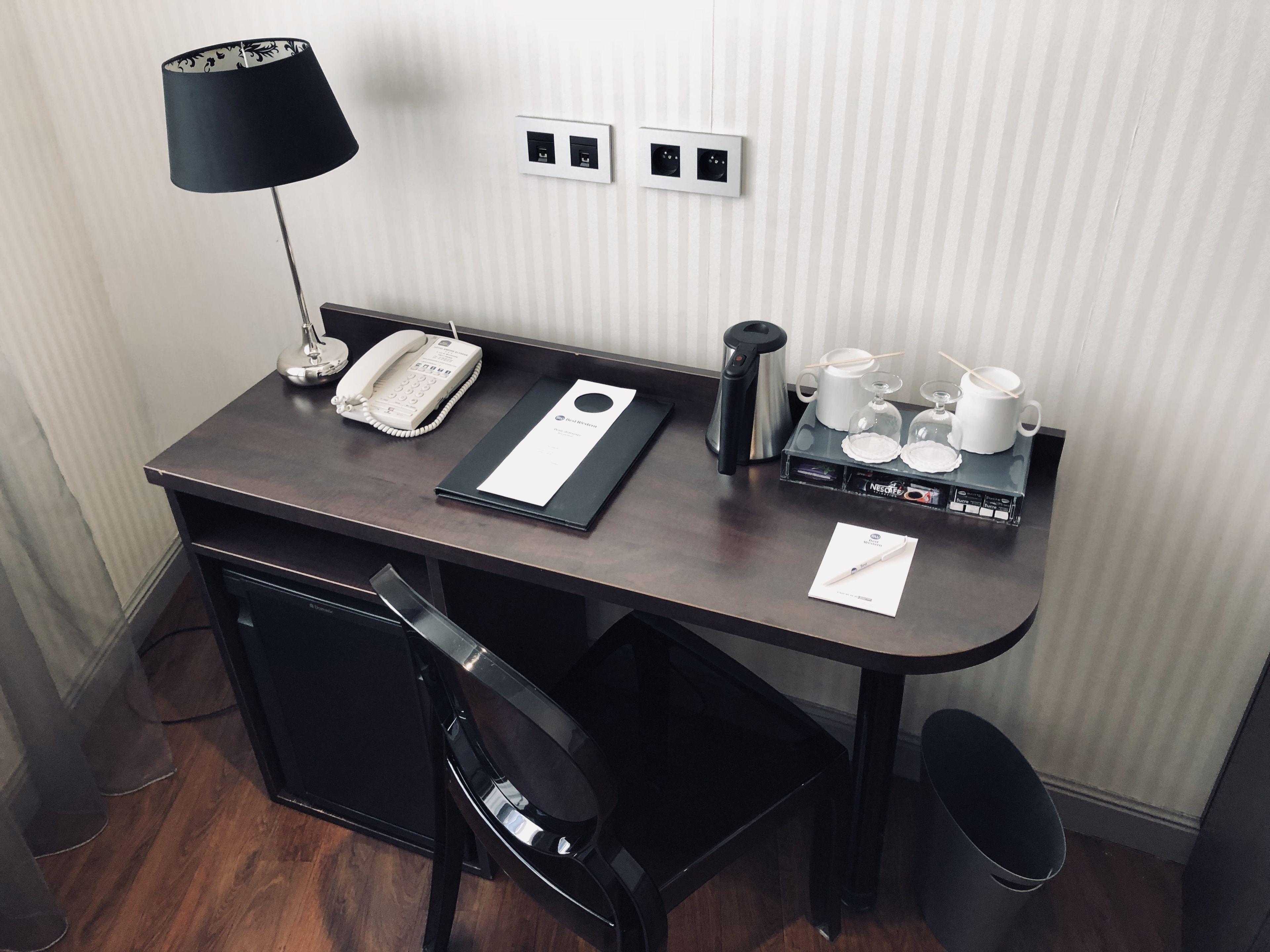 Western Empire Elysees Hotel