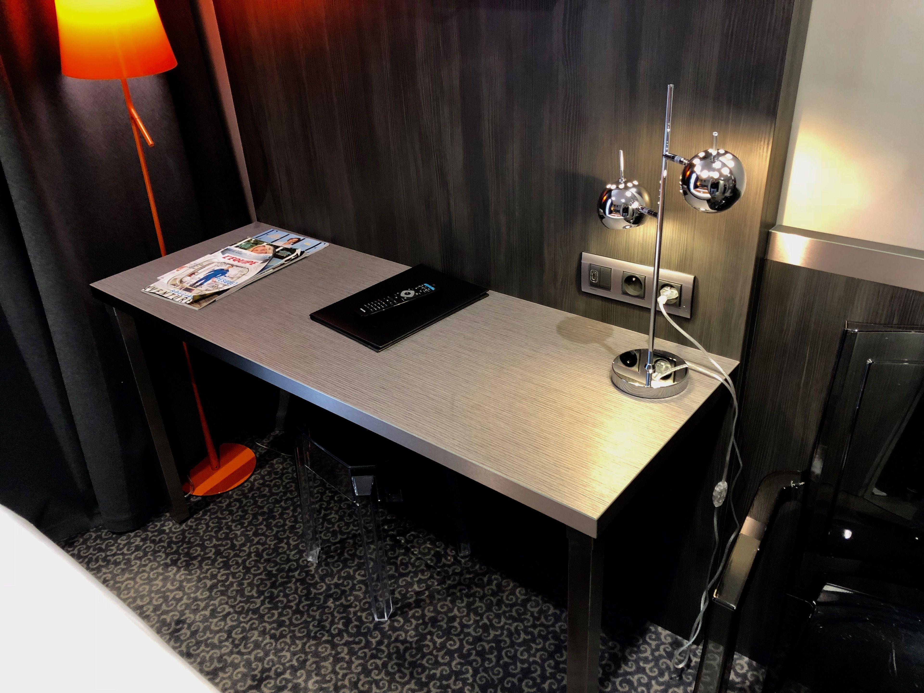 Western Empire Elysees 3*